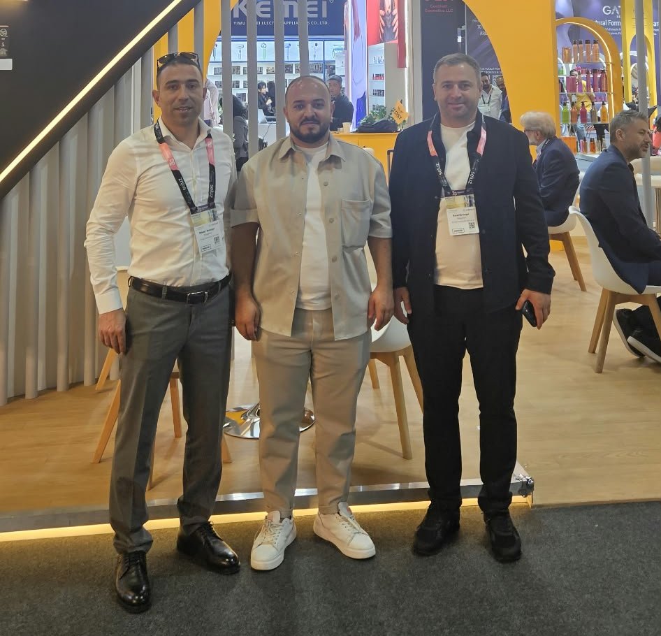 Ali Kırmızıgül ve Yusuf Kırmızıgül, Dubai fuarında REDIST Professional standında